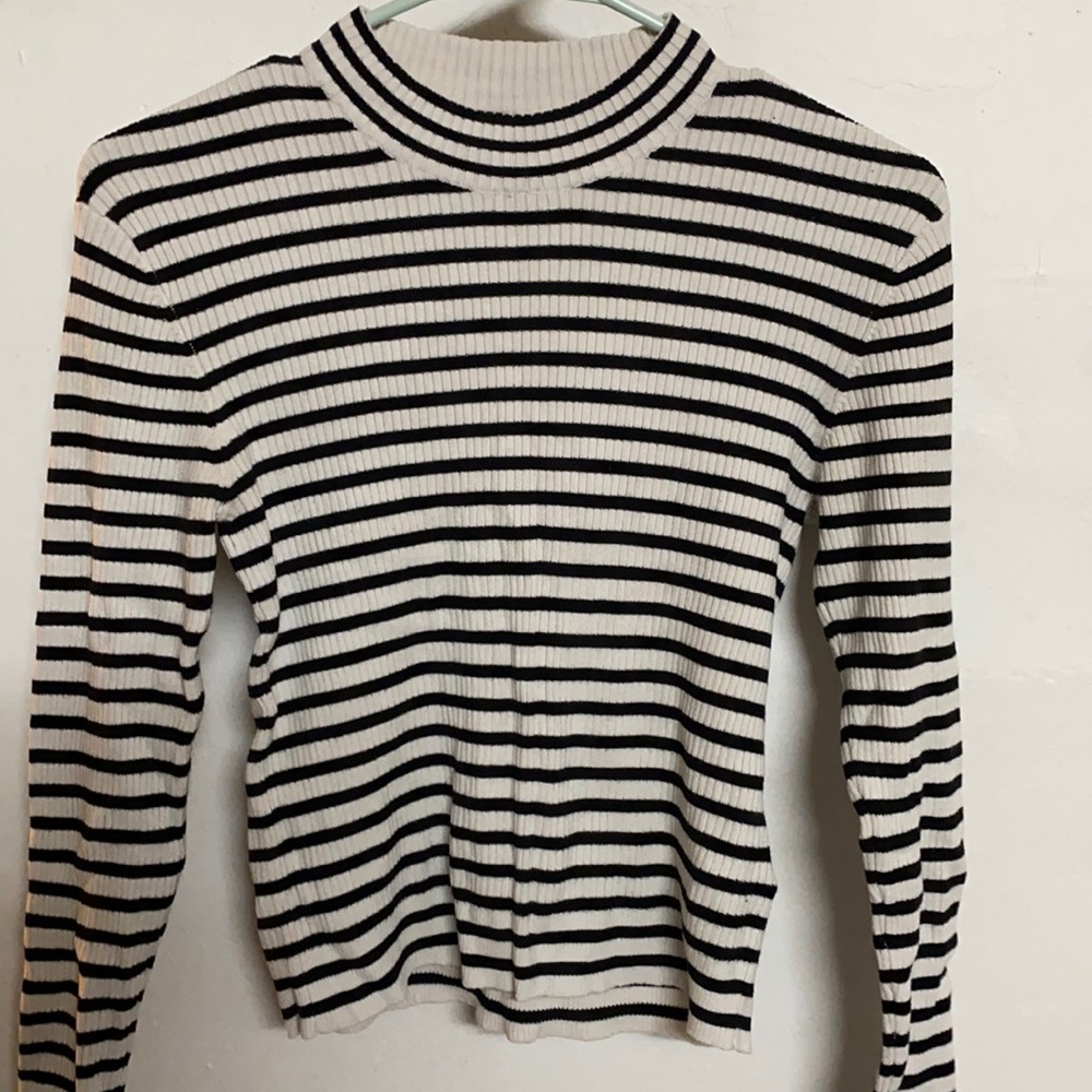 Black and white long sleeve turtle neck